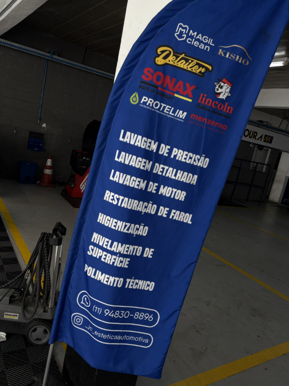 Faixa da JC Estética Automotiva com a lista de serviços e marcas profissionais como Sonax e Magil Clean